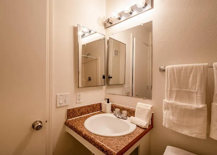 Chic Az Travel Nurses Welcome Apartment Cashion